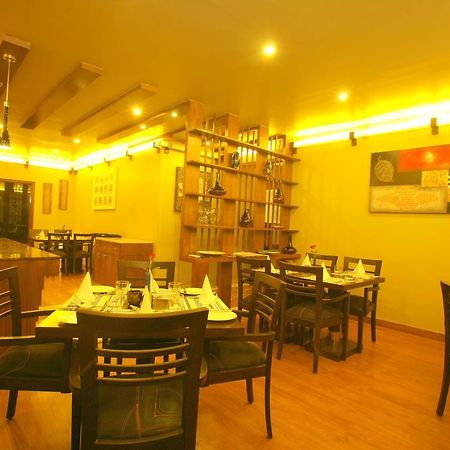 ​Justa Panchsheel Park Hotel New Delhi Exterior photo