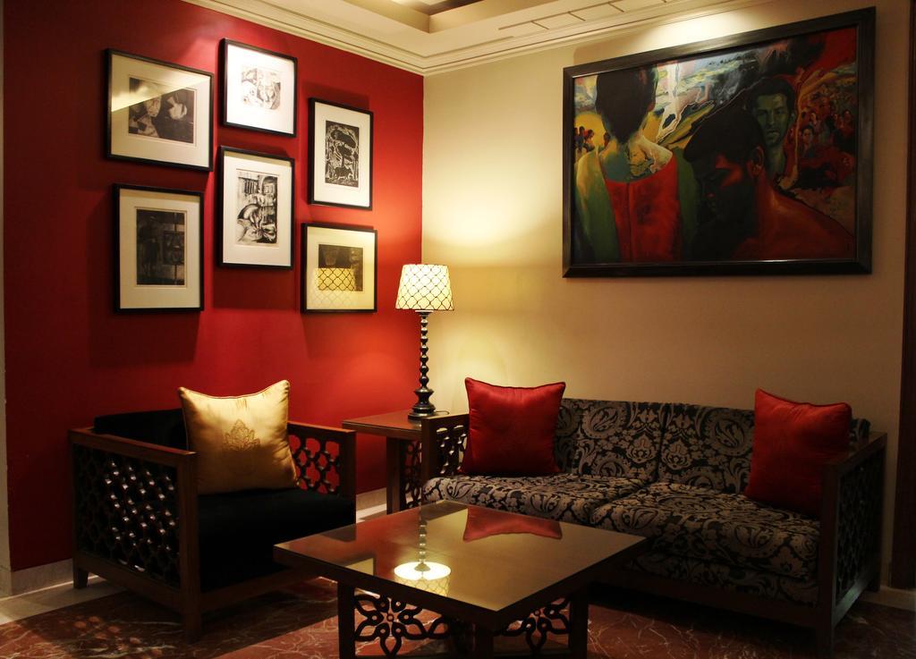 ​Justa Panchsheel Park Hotel New Delhi Exterior photo