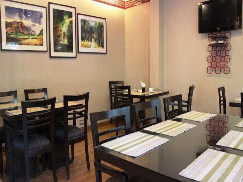 ​Justa Panchsheel Park Hotel New Delhi Exterior photo