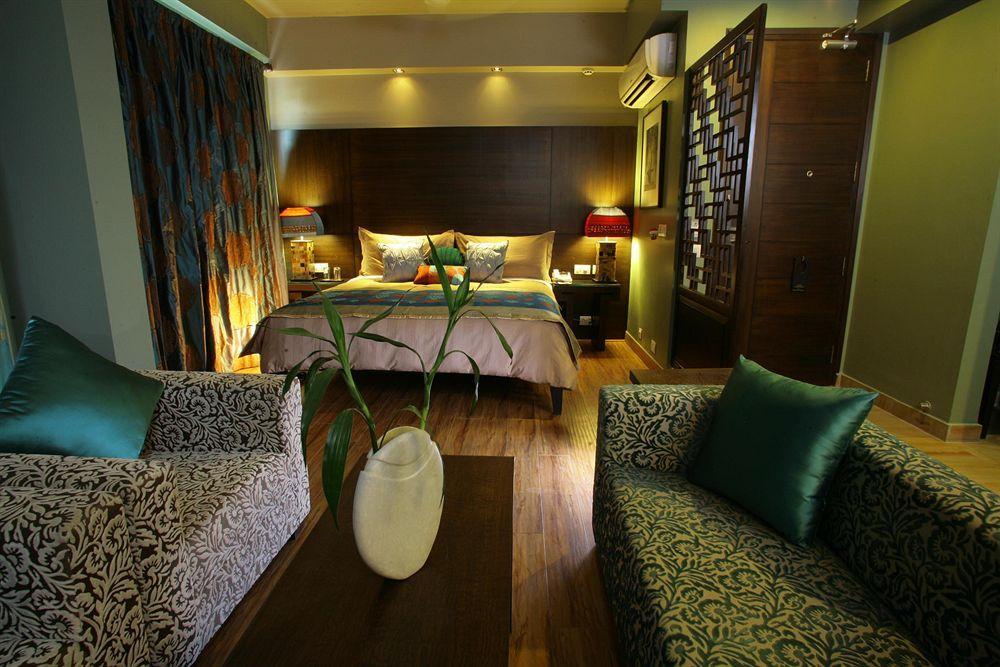 ​Justa Panchsheel Park Hotel New Delhi Exterior photo