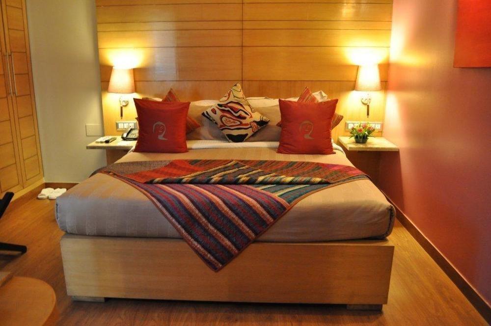 ​Justa Panchsheel Park Hotel New Delhi Exterior photo