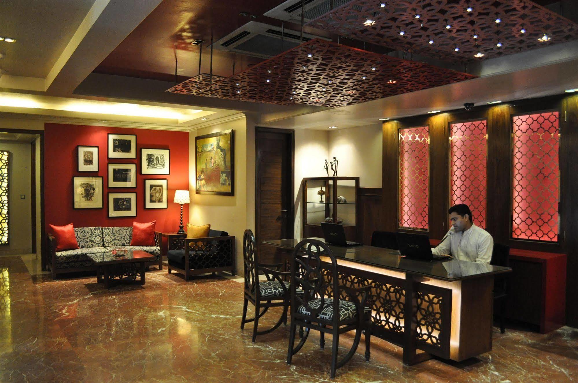 ​Justa Panchsheel Park Hotel New Delhi Exterior photo