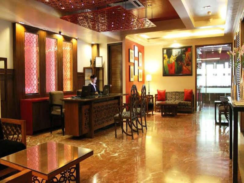 ​Justa Panchsheel Park Hotel New Delhi Exterior photo