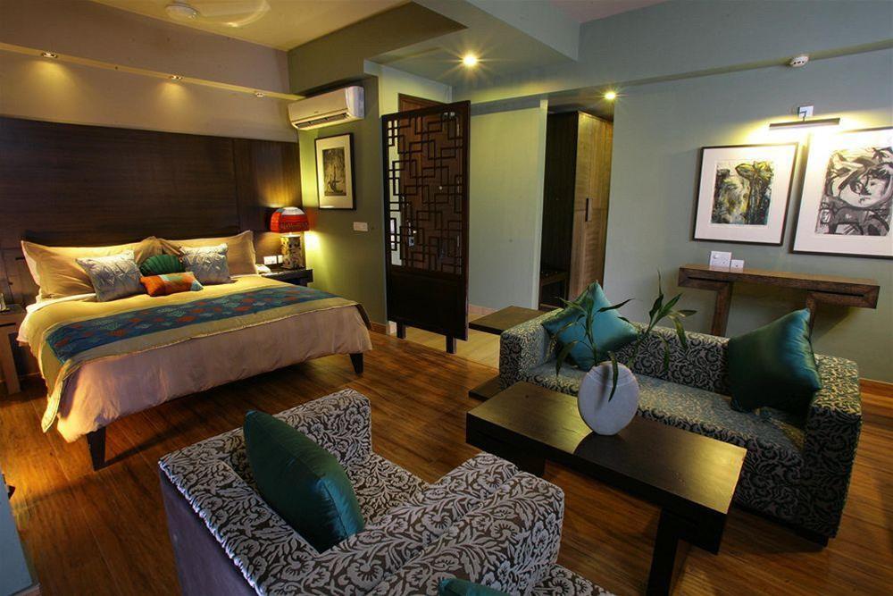 ​Justa Panchsheel Park Hotel New Delhi Exterior photo