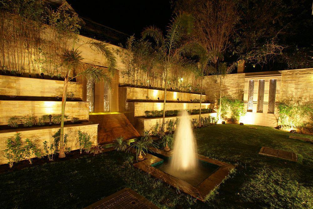 ​Justa Panchsheel Park Hotel New Delhi Exterior photo